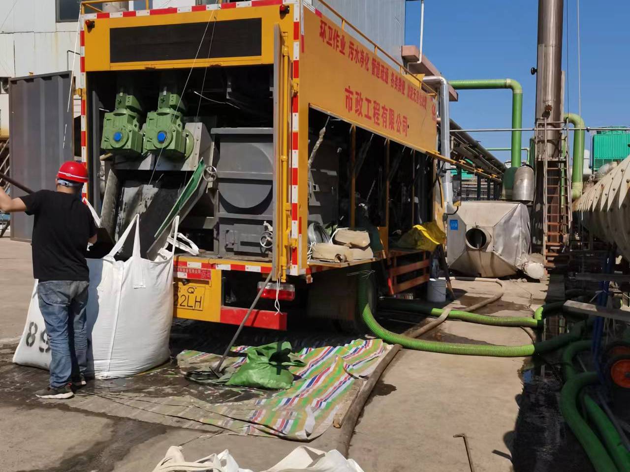 金溪淤泥压干处理